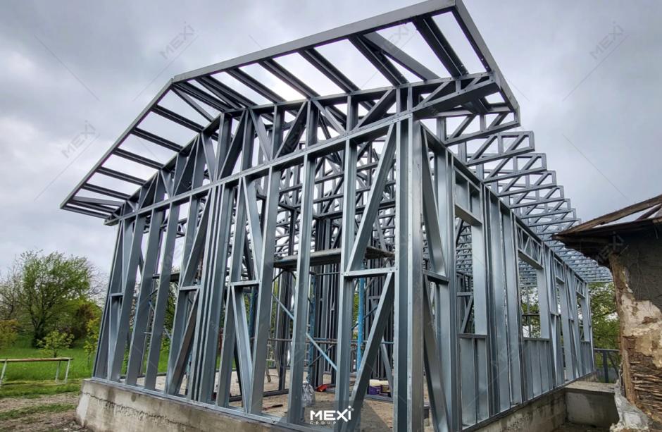 Montaj structură metalică la Casă metalică - Prahova