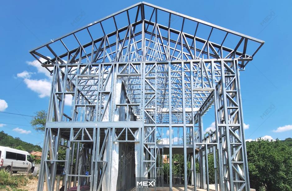 Montaj structură metalică la Casă P+1E