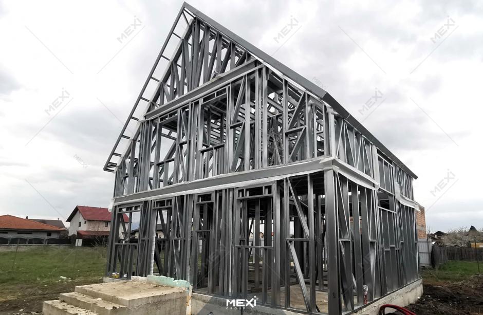 Montaj structură metalică la Casă cu mansardă - Brașov
