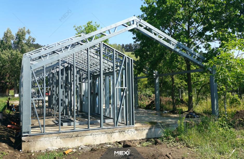 Montaj structură metalică la Magazin şi cafenea - Braşov