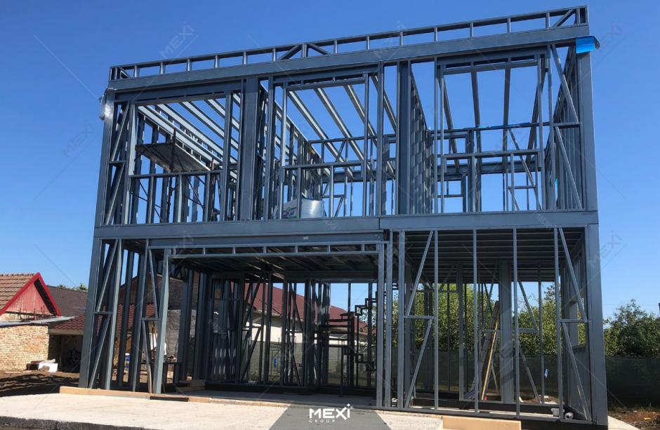 Montaj structură metalică la Casă cu etaj - Timiş