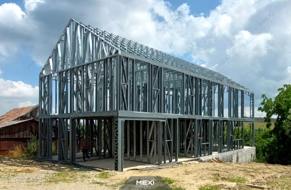 Montaj structură metalică la Casă metalică cu etaj - Cluj